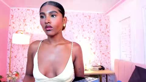 Halley Lorens online show from June 25, 7:04 pm