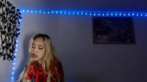 Snapshot of hallie_cam2 chatting on September 10, 11:05 pm HALLIE online show from September 10, 11:05 pm