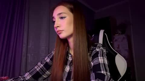 Holly online show from November 15, 8:21 pm