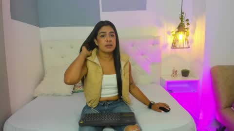 hanah_gray online show from February 28, 11:14 am