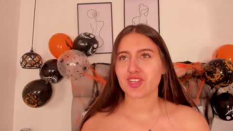 hanna__evans_ online show from October 25, 12:57 pm