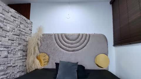 Hanna Castro online show from December 18, 2:00 pm