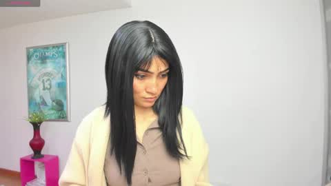 Sara online show from May 3, 1:03 pm