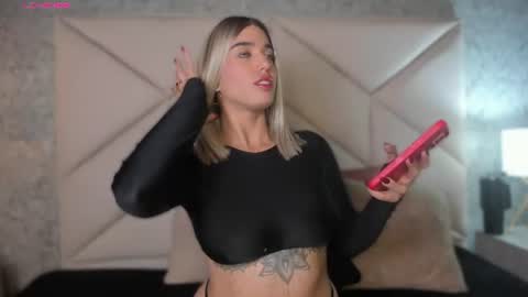 Hanna  online show from August 1, 8:44 pm