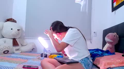 Snapshot of hanna_xxx18 chatting on December 18, 8:57 pm HANNA online show from December 18, 8:57 pm