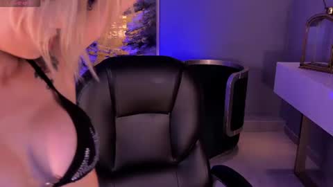  Hanna Connor  online show from July 3, 10:38 pm