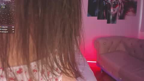 Hannah online show from March 1, 3:05 pm