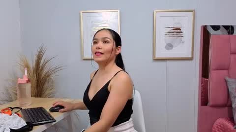 Maira online show from February 12, 8:32 pm