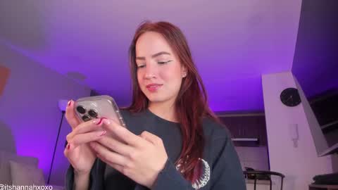 Snapshot of hannah_xoxo_ chatting on February 12, 10:37 pm Hannah online show from February 12, 10:37 pm