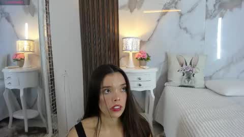 Hannahill69 online show from February 18, 4:55 am