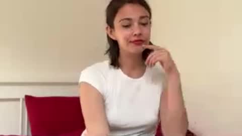hannahinto online show from June 13, 2:25 pm