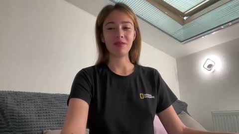 hannahinto online show from November 19, 4:34 am