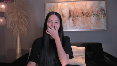 HANNAH J online show from December 15, 4:26 pm