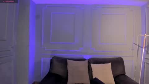 HANNAH J online show from February 27, 1:00 pm