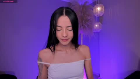 HANNAH J online show from February 23, 1:43 pm