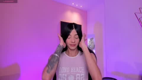 HANNAH J online show from March 9, 12:41 pm