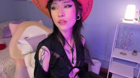 Hannah online show from January 15, 12:22 pm