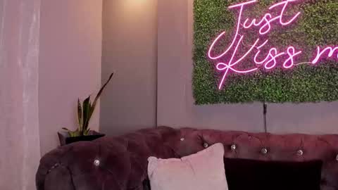 Snapshot of hannamartinn_ chatting on October 8, 4:22 pm hannamartinn_ online show from October 8, 4:22 pm