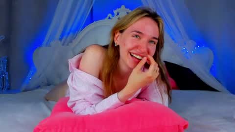 Hannavanilla online show from June 14, 2:24 am