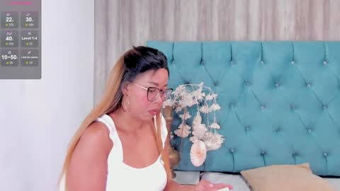   online show from December 9, 9:49 am