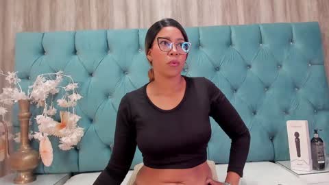   online show from December 18, 10:19 am