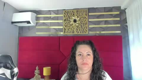 Hanny  online show from June 25, 11:45 am