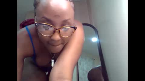 happy_berries online show from May 5, 10:02 pm
