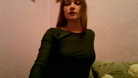 happyemily  online show from November 11, 7:11 pm