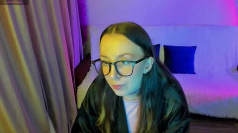 Snapshot of happystephanie chatting on September 21, 3:21 pm Stephanie online show from September 21, 3:21 pm