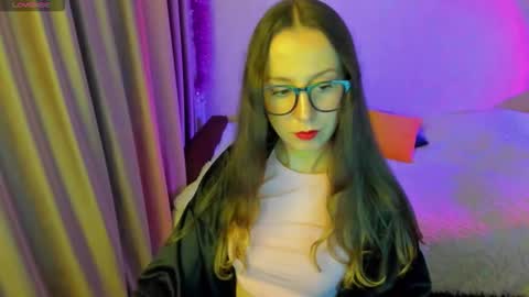 Snapshot of happystephanie chatting on October 1, 10:59 pm Stephanie online show from October 1, 10:59 pm