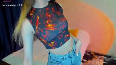 Snapshot of happystephanie chatting on February 9, 6:16 pm Stephanie online show from February 9, 6:16 pm