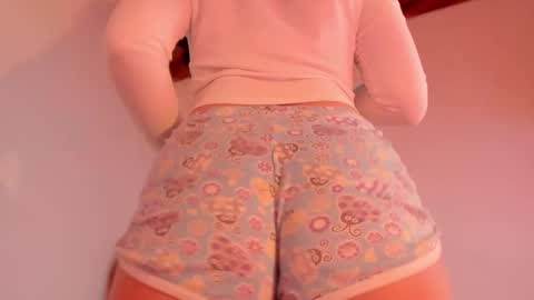 Annie online show from December 18, 5:04 am