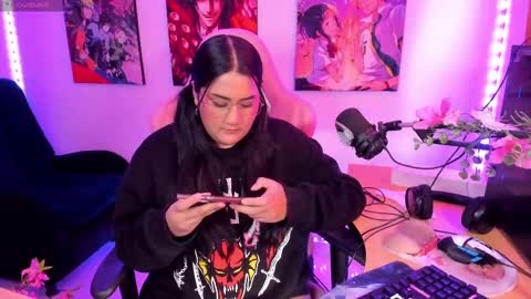 karen  online show from February 22, 5:31 pm