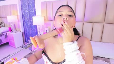 hatsajones online show from February 28, 5:40 am