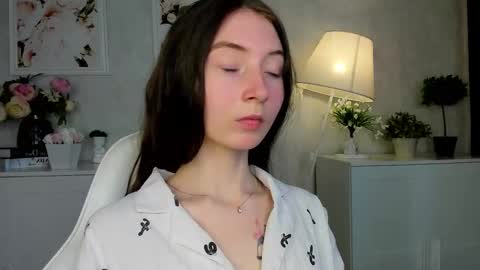 Snapshot of havefunwithmee_ chatting on October 19, 9:22 am Lola online show from October 19, 9:22 am