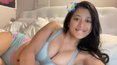 hawaiigirl_ online show from June 26, 3:52 am