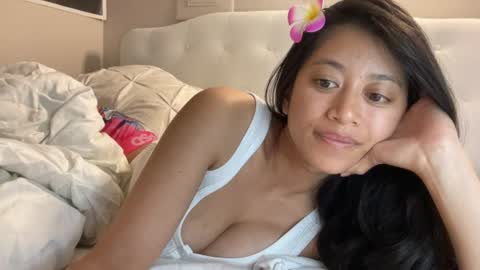 hawaiigirl_ online show from June 23, 3:15 am