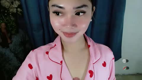 haylee online show from December 16, 2:06 am