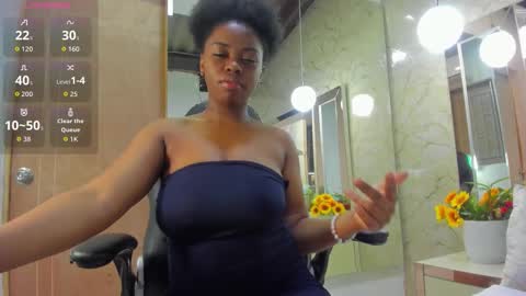 Snapshot of hazel_lanee chatting on October 5, 4:17 am hazel_lanee online show from October 5, 4:17 am