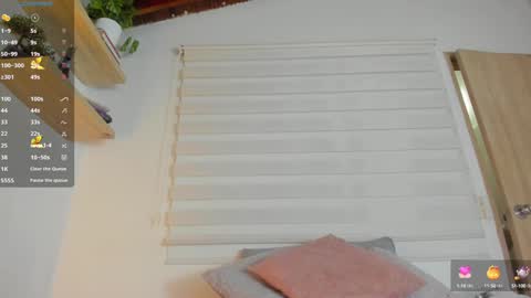 Im Hazel online show from December 13, 10:34 pm