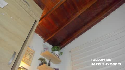 Im Hazel online show from December 14, 8:45 am