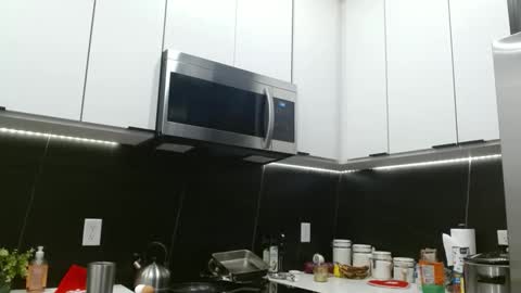 Hazel online show from February 15, 7:35 pm