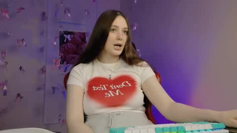 Hazel online show from May 2, 8:28 am