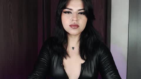 Snapshot of heatherdemonzx_ chatting on October 21, 2:04 am HEATHER DEMONZX Please help me to reach 100 thumbs up online show from October 21, 2:04 am