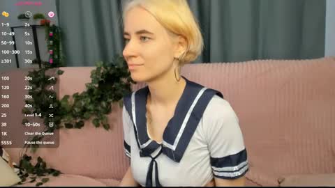 heavenmoth online show from June 16, 1:34 pm