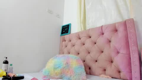 heidy online show from June 11, 2:53 am