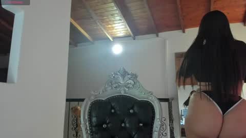 Hela   Independent model online show from August 4, 9:10 pm