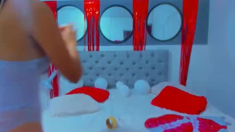 helen_curly online show from February 12, 2:55 pm