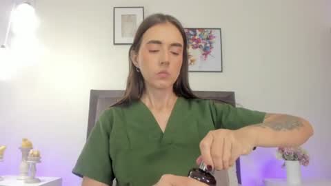 Helen  online show from June 18, 12:54 pm