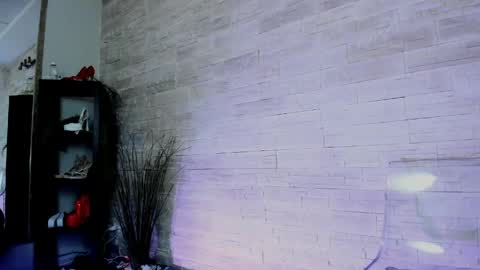 Helen online show from April 29, 5:43 am